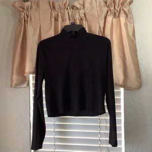Women’s black top